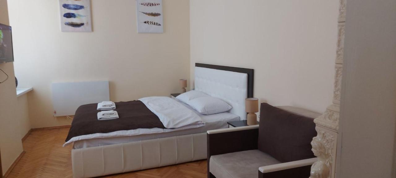 White Rooms On City Center Lvov Exteriér fotografie